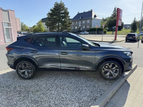 Cupra Formentor 1,5 eTSi/110kW - DSG - foto 8