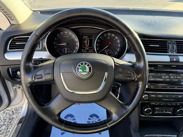 Škoda Superb II 2,0 TDi/103kW - Klima,ESP,. - foto 14