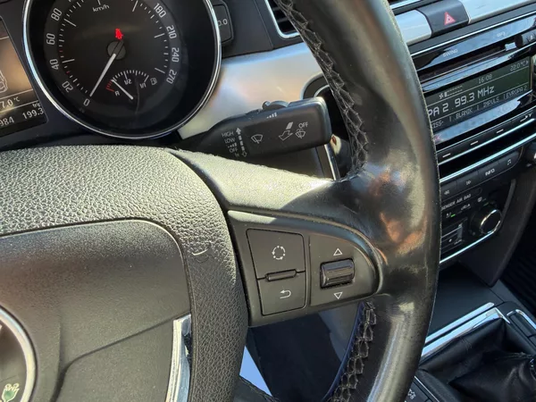 Škoda Superb II 2,0 TDi/103kW - Klima,ESP,. - foto 16
