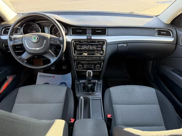 Škoda Superb II 2,0 TDi/103kW - Klima,ESP,. - foto 28