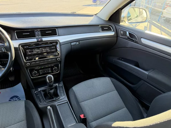 Škoda Superb II 2,0 TDi/103kW - Klima,ESP,. - foto 30