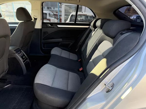 Škoda Superb II 2,0 TDi/103kW - Klima,ESP,. - foto 32