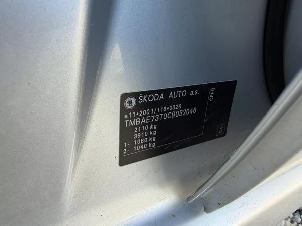 Škoda Superb II 2,0 TDi/103kW - Klima,ESP,. - foto 51