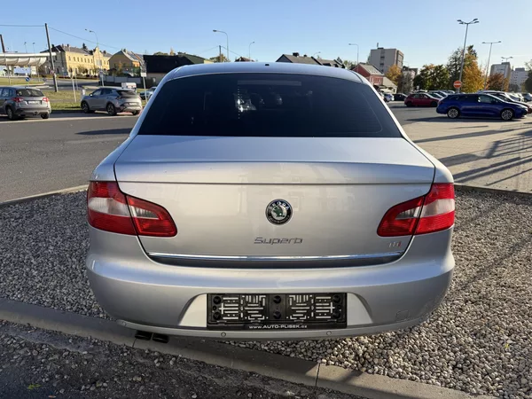 Škoda Superb II 2,0 TDi/103kW - Klima,ESP,. - foto 6
