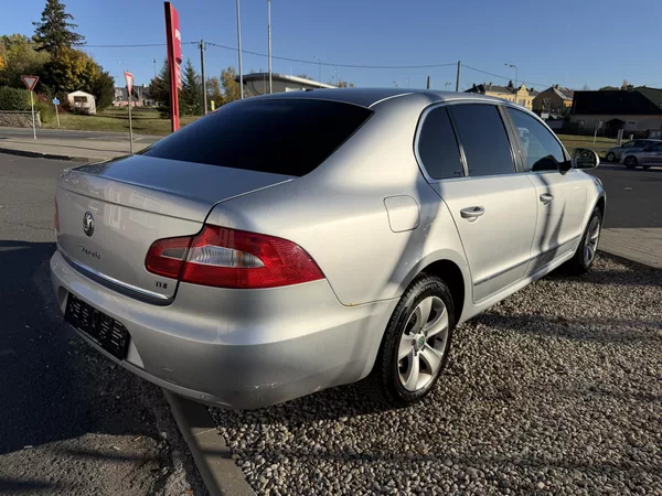 Škoda Superb II 2,0 TDi/103kW - Klima,ESP,. - foto 7