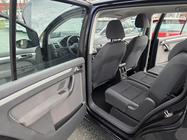 Volkswagen Touran 1.6 TDI 7MIST DSG - foto 13