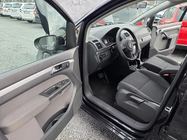 Volkswagen Touran 1.6 TDI 7MIST DSG - foto 14