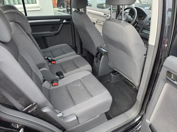 Volkswagen Touran 1.6 TDI 7MIST DSG - foto 16