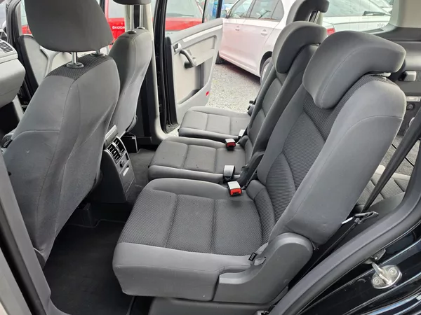 Volkswagen Touran 1.6 TDI 7MIST DSG - foto 9