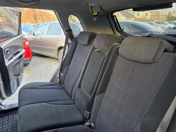 Hyundai Tucson 2.0 CRDi TZ - foto 12