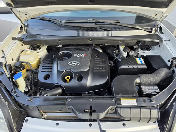 Hyundai Tucson 2.0 CRDi TZ - foto 17