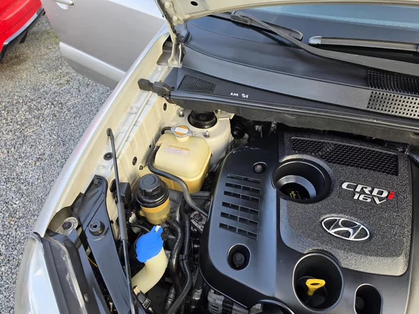 Hyundai Tucson 2.0 CRDi TZ - foto 19