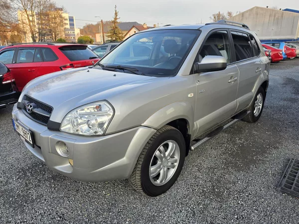 Hyundai Tucson 2.0 CRDi TZ - foto 2