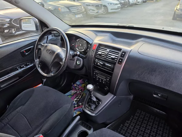 Hyundai Tucson 2.0 CRDi TZ - foto 22