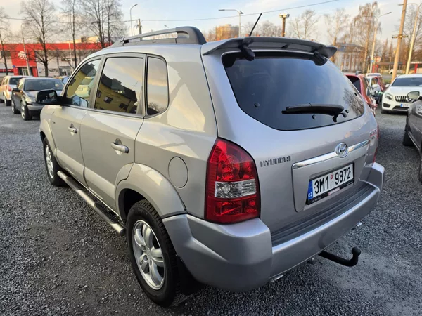 Hyundai Tucson 2.0 CRDi TZ - foto 3