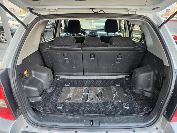 Hyundai Tucson 2.0 CRDi TZ - foto 6