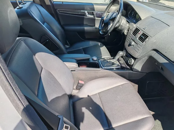 Mercedes-Benz Třídy C 220CDI - foto 17