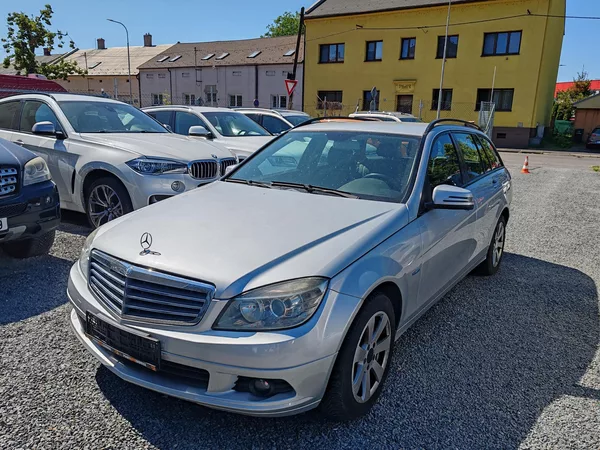 Mercedes-Benz Třídy C 220CDI - foto 2