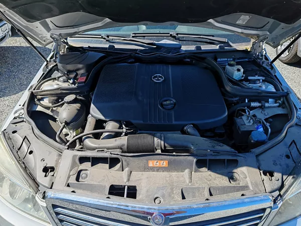 Mercedes-Benz Třídy C 220CDI - foto 20