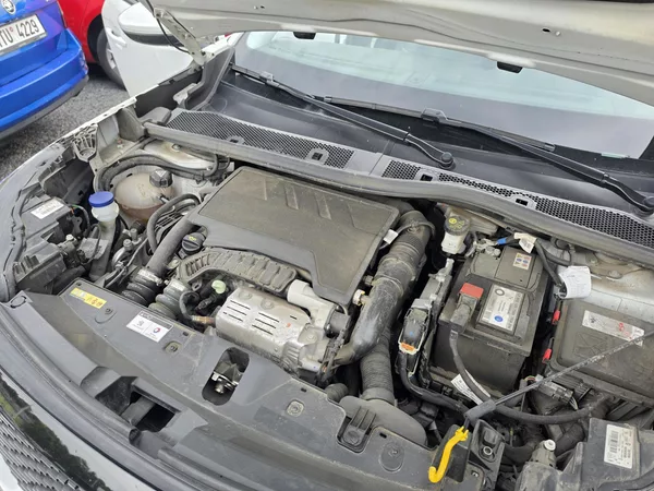 Peugeot 2008 1.2 T 96KW 54tkm - foto 15