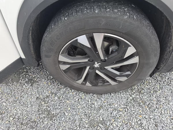 Peugeot 2008 1.2 T 96KW 54tkm - foto 6