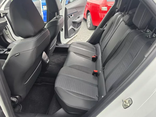 Peugeot 2008 1.2 T 96KW 54tkm - foto 8