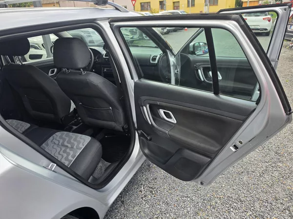 Škoda Fabia 1.2 HTP TZ Klimatizace - foto 14