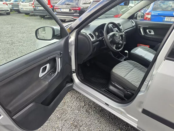 Škoda Fabia 1.2 HTP TZ Klimatizace - foto 17
