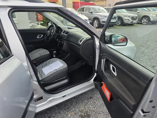 Škoda Fabia 1.2 HTP TZ Klimatizace - foto 8