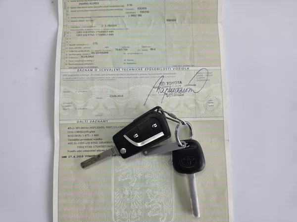 Toyota Yaris 1.5 VVTI kamera TZ - foto 17