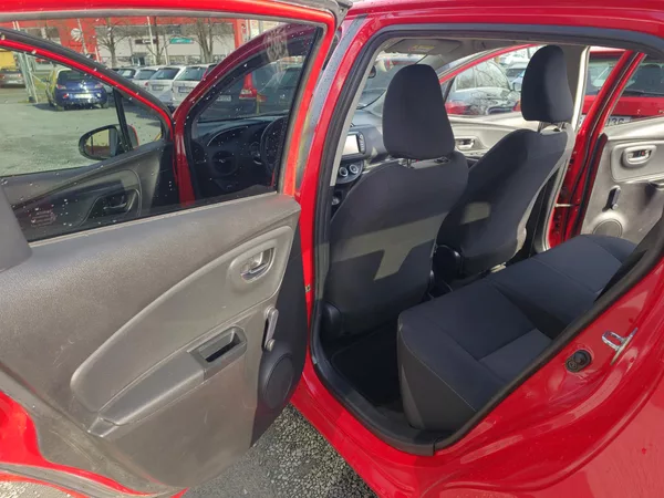 Toyota Yaris 1.5 VVTI kamera TZ - foto 8