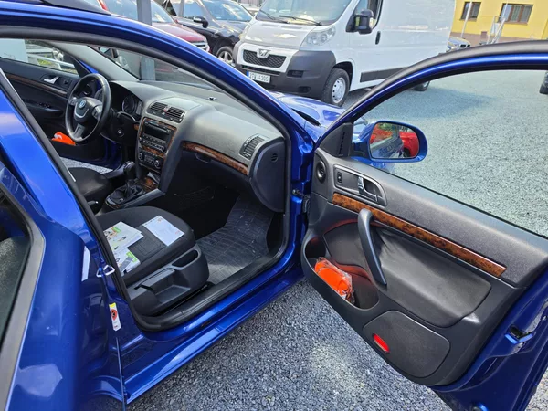 Škoda Octavia 2.0 TDi 103kw Xenon - foto 10