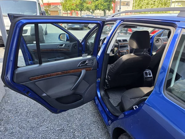 Škoda Octavia 2.0 TDi 103kw Xenon - foto 13
