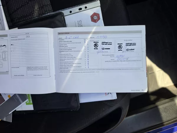 Škoda Octavia 2.0 TDi 103kw Xenon - foto 27