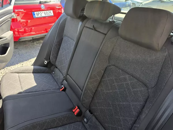 Volkswagen Golf 1.5TSI 8 DSG Led Navi Virtual - foto 11