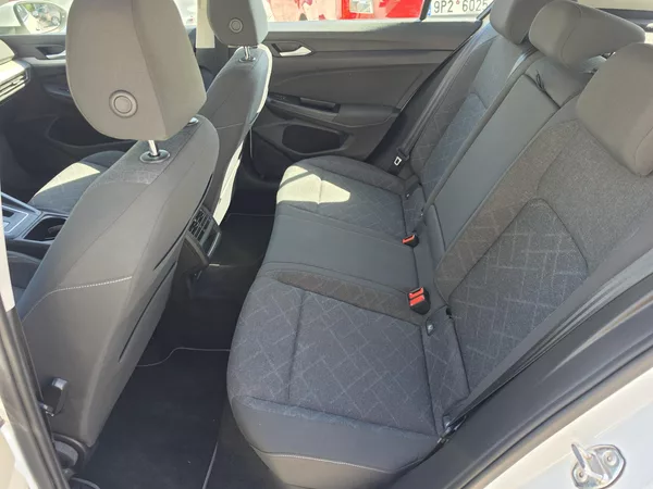 Volkswagen Golf 1.5TSI 8 DSG Led Navi Virtual - foto 23