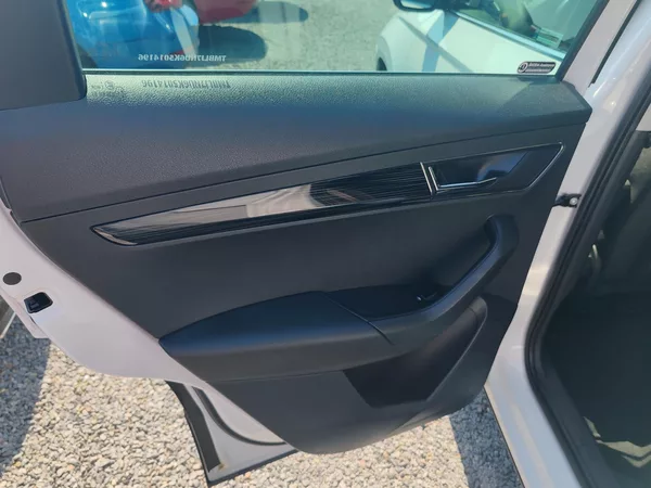 Škoda Karoq 2.0 110 KW - foto 14