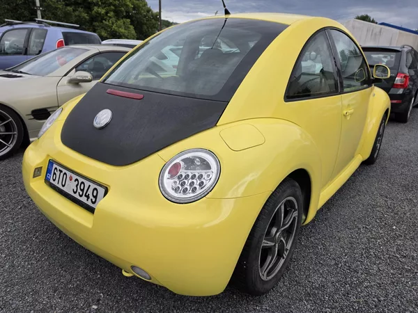 Volkswagen New Beetle 2.0 i - foto 4