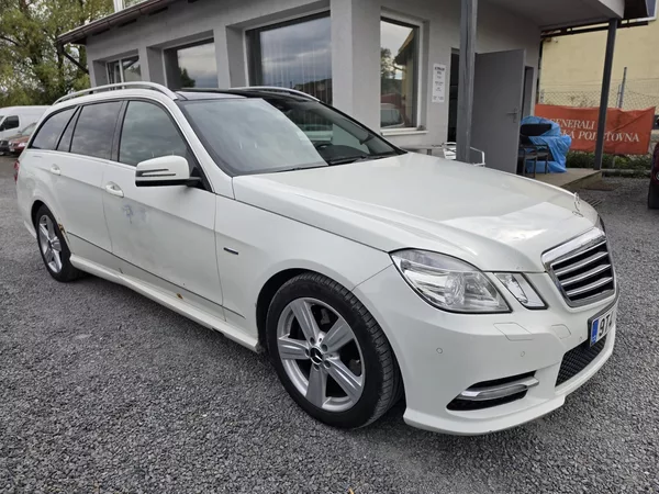 Mercedes-Benz Třídy E 300CDI V6 Avantgarde TZ