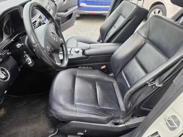 Mercedes-Benz Třídy E 300CDI V6 Avantgarde TZ - foto 12