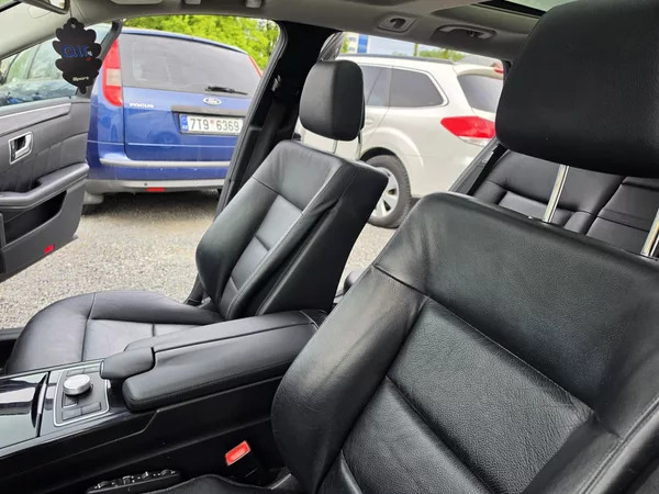 Mercedes-Benz Třídy E 300CDI V6 Avantgarde TZ - foto 13