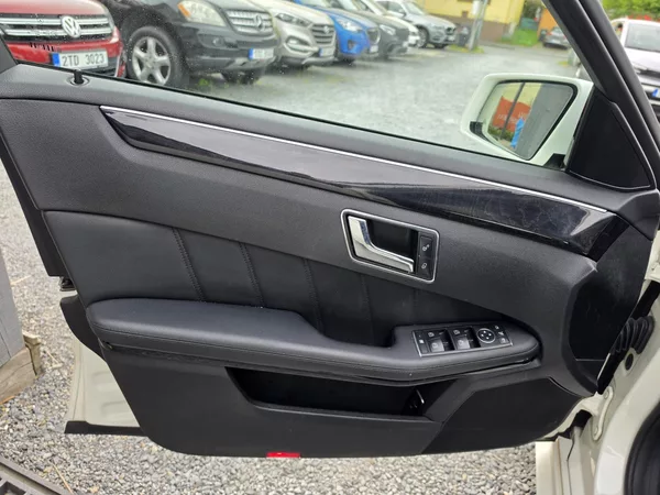 Mercedes-Benz Třídy E 300CDI V6 Avantgarde TZ - foto 17