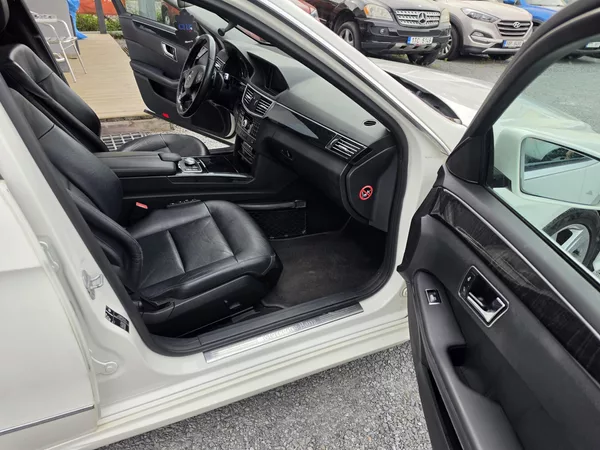 Mercedes-Benz Třídy E 300CDI V6 Avantgarde TZ - foto 23
