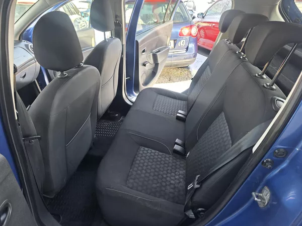 Dacia Sandero 1 2 TZ Klimatizace - foto 6