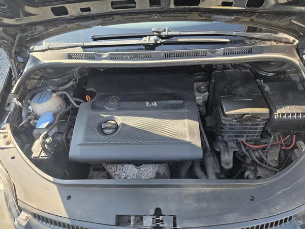 Volkswagen Golf Plus 1.4 i Vyhřev sedadel - foto 18