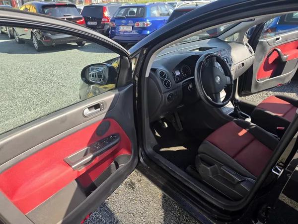 Volkswagen Golf Plus 1.4 i Vyhřev sedadel - foto 9