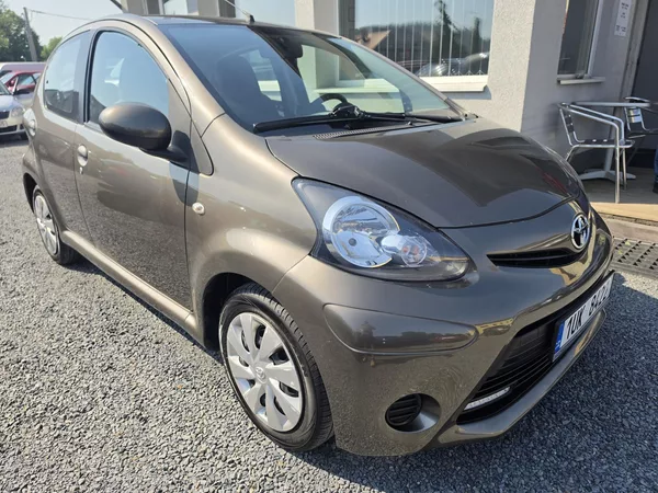 Toyota Aygo 1.0 i Navigace Vyhřev sedadel