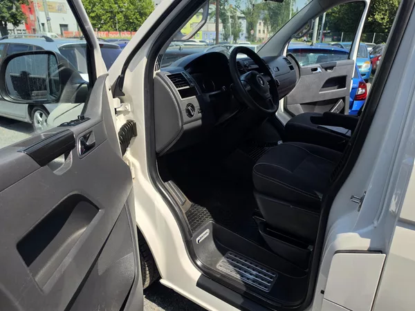 Volkswagen Multivan 2.0 TDI 103kw 7 Míst TZ - foto 28