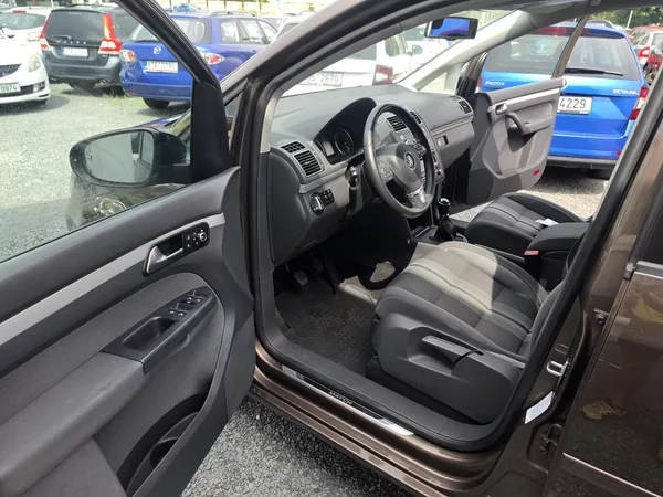 Volkswagen Touran 1.2 TSI 7 Míst Match - foto 8