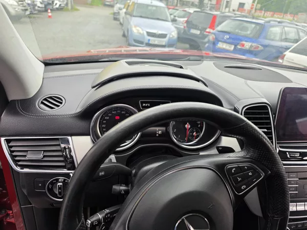 Mercedes-Benz GLE 400i V6 TZ Panorama AMG - foto 10